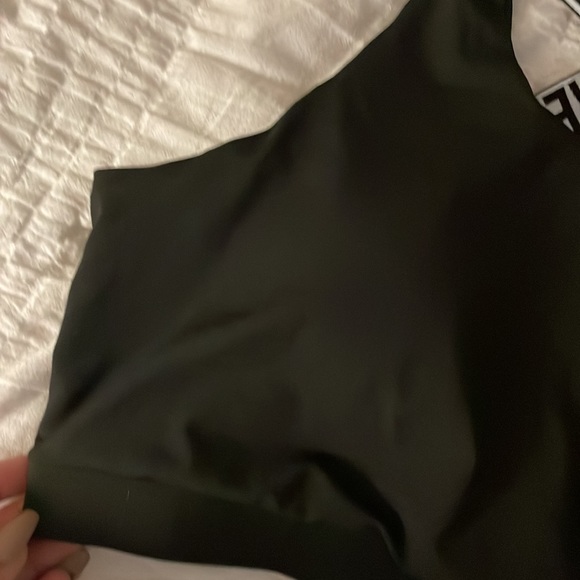 I am selling this because it doesn’t fit me no more and not my style. - Picture 2 of 4